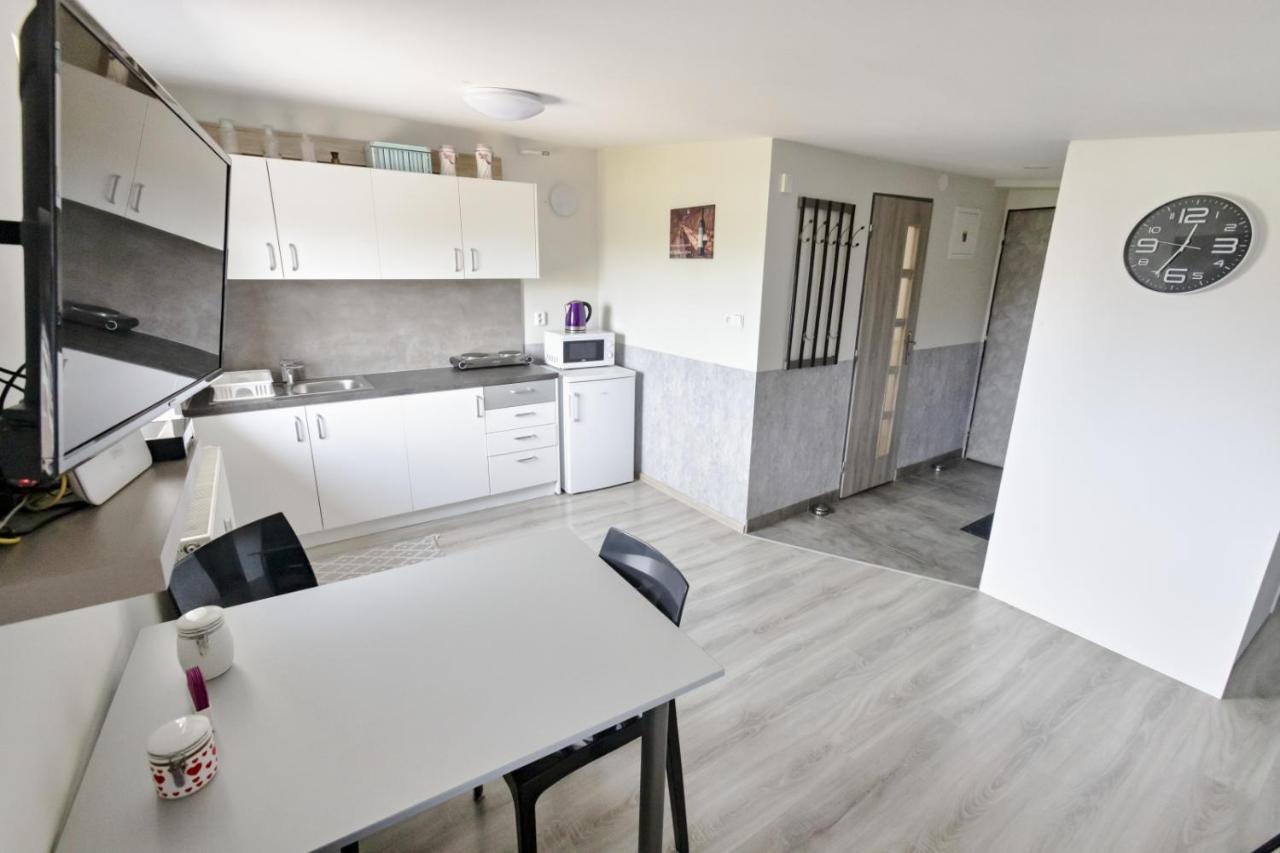 Apartman Theo Veľký Slavkov Εξωτερικό φωτογραφία